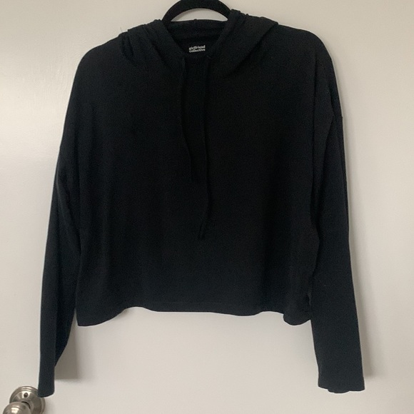 Girlfriend Collective Cropped Hoodie - Picture 3 of 4